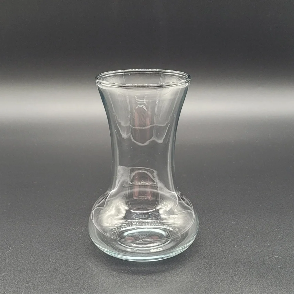Clear Glass Fancy Flower Vase​​​
